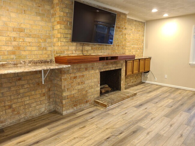 Building Photo - 6452 Dillard Pl