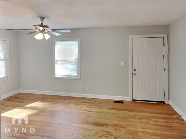 Building Photo - 122 S Gardner Ave