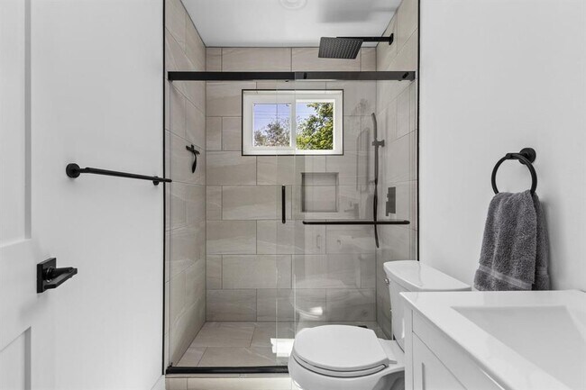 Building Photo - 5803 Blythewood Dr