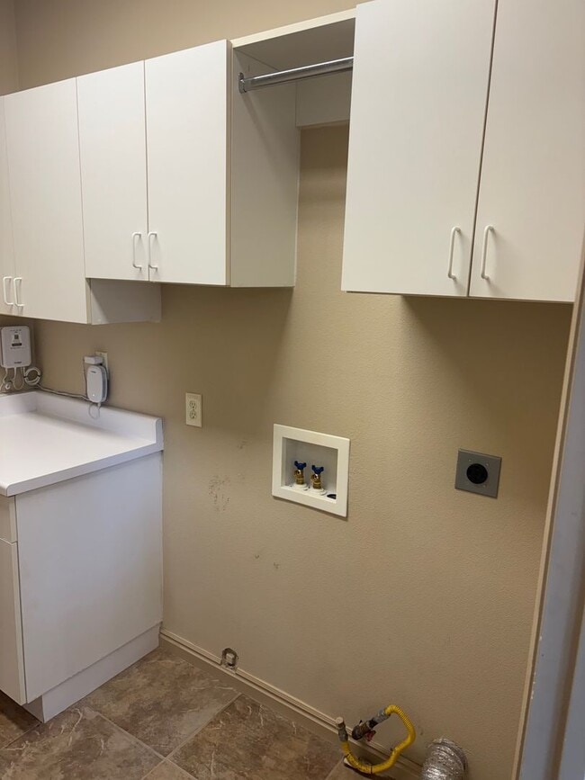 Building Photo - St. George Oasis