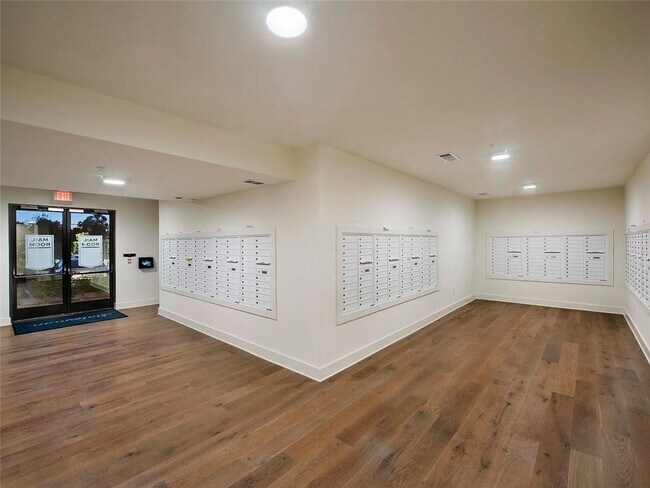Building Photo - 1600 Ronald Reagan Blvd