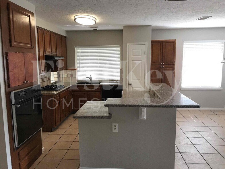 Building Photo - 4907 Pine Prairie Ln