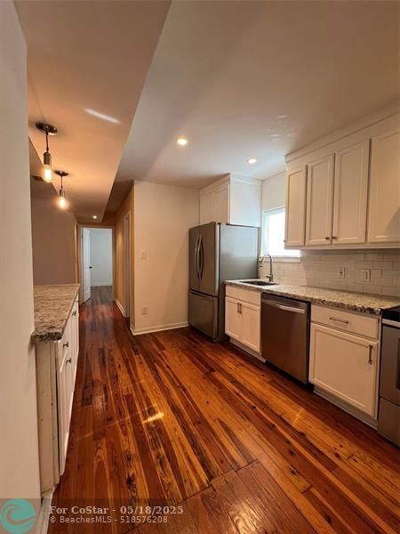 Building Photo - 817 NE 37th St