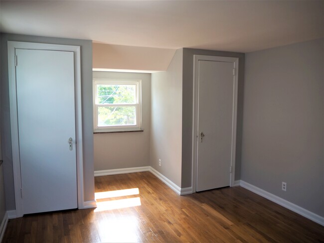 Master Bedroom - 329 Westview Ave