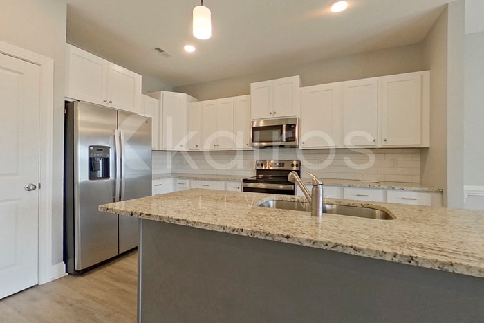 Building Photo - 3704 Oak Leaf Wy