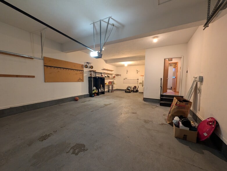 Building Photo - 5612 N 139th Ave