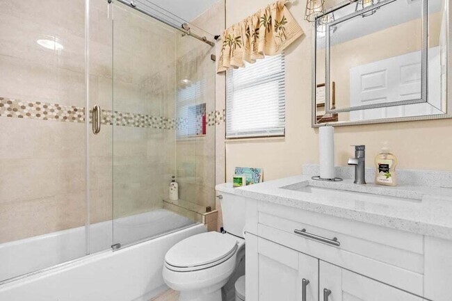 Building Photo - 2363 NW 13th Ct