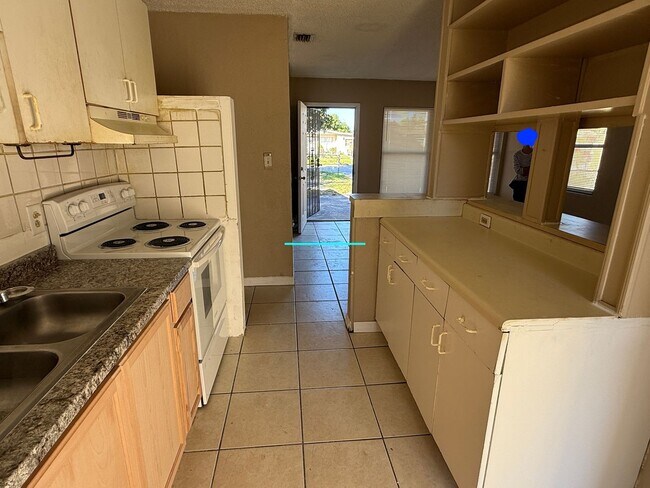 Building Photo - House for rent