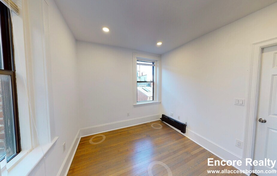 Building Photo - 7 Myrtle St