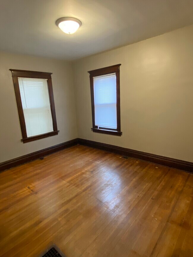 Bedroom 2 - 809 W 8th St