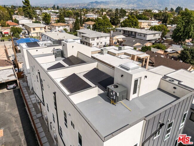 Building Photo - 11255 Hatteras St