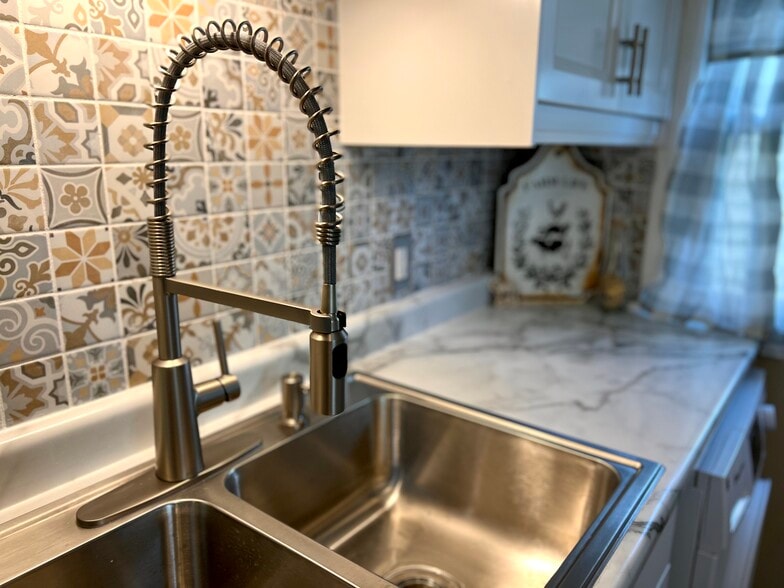 Building Photo - 7736 29th Ave