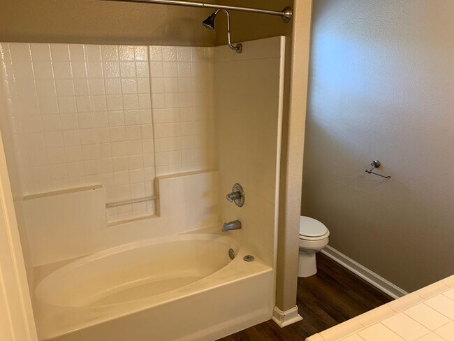 Building Photo - 203 Legacy Ln