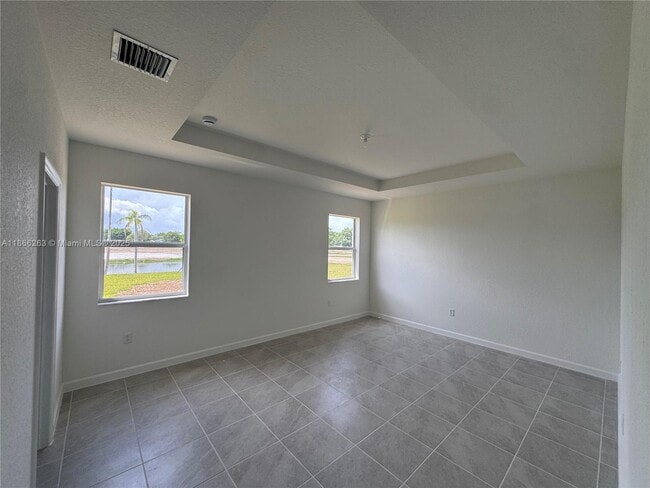 Building Photo - 2990 SE 23rd Ave