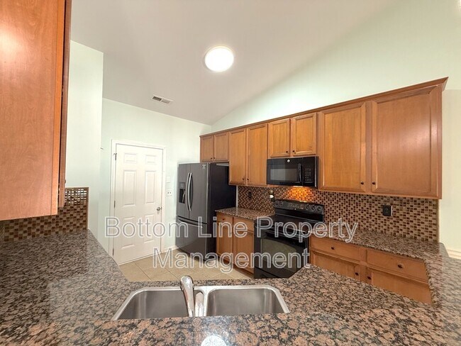 Building Photo - 10226 Highland Creek Cir