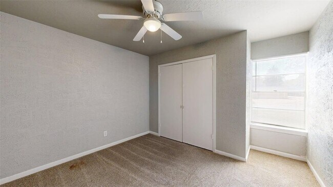 Building Photo - 3800 E 29th St