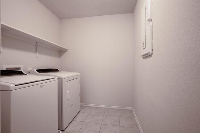Building Photo - 10509 Abana Way