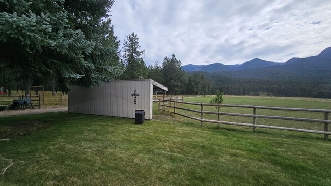 Building Photo - Fully Furnished house on 40 Acres Horse Pr...