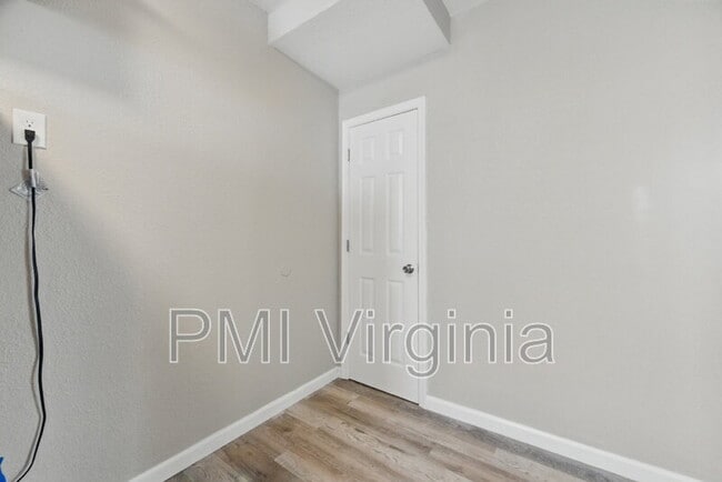 Building Photo - 1619 E Ocean View Ave