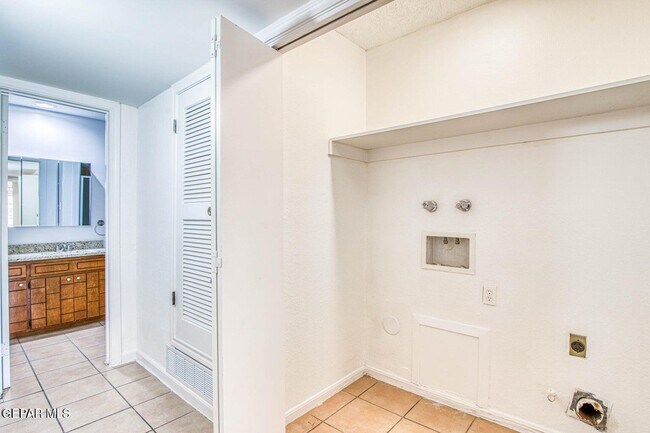 Building Photo - 2012 Amy Sue Dr