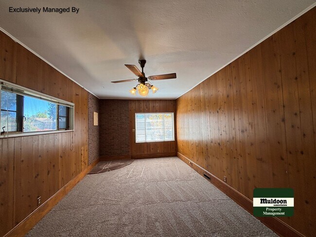 Building Photo - Available Now! Main Level Living, Close to Ft Carson. 1  pet large or small dog  ok