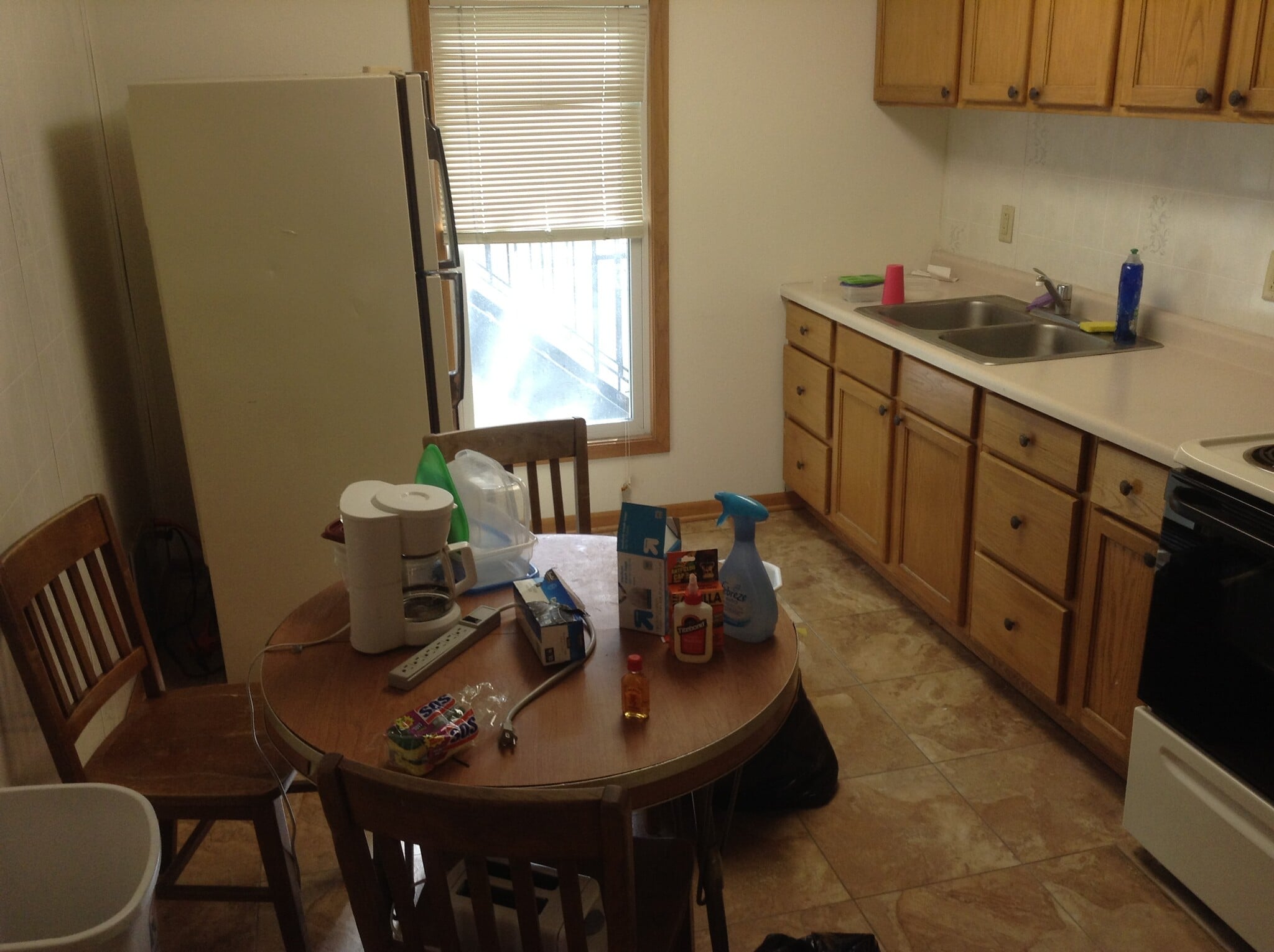 Kitchen - 906 Vine St
