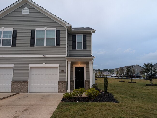 Building Photo - 5405 Henley Ridge Dr