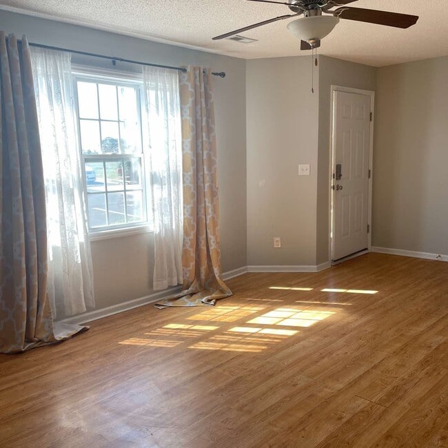Building Photo - 2136 Flagstone Ct