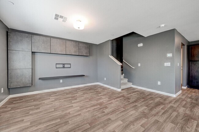 Building Photo - 2021 TOWNHOME IN GATED COMMUNITY N LAS VEGAS