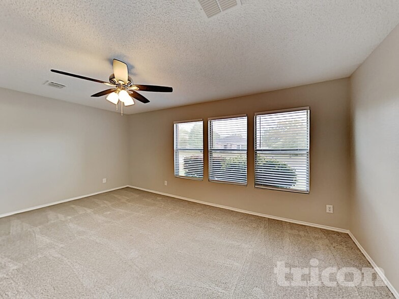 Building Photo - 1688 Wildrose Dr