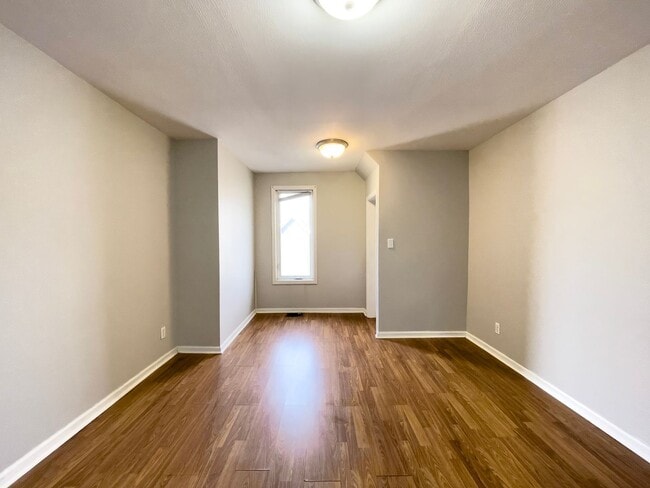 Building Photo - PRELEASING for AUGUST! Pet-Friendly 4BR Walk to Ball State, in unit Washer/dryer and hardwood flo...