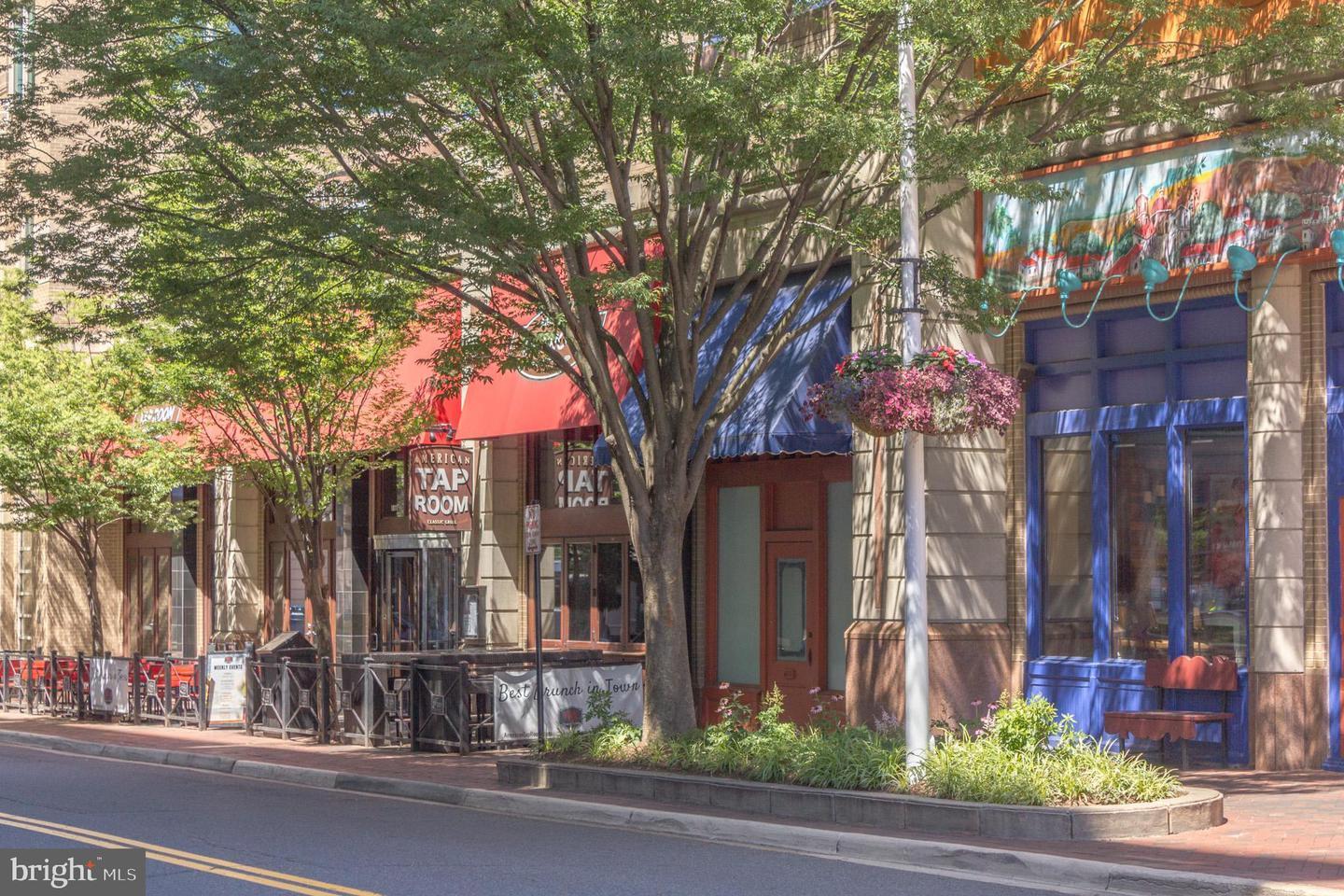 Restaurants - 11990 Market St