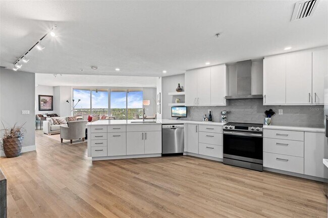 Building Photo - 1771 Ringling Blvd