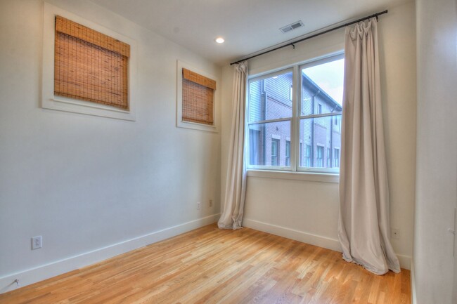 Building Photo - Condo in the heart of 12 South   Promo ***...