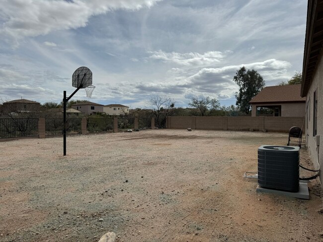 Building Photo - Nice SouthWest Tucson 3Bdm 2Ba, Close Casi...