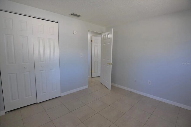Building Photo - 403 Pinewood Ave