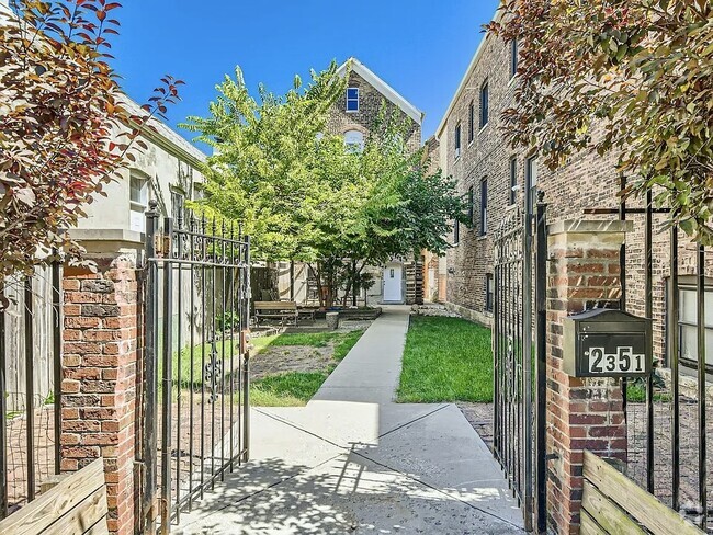 Building Photo - 2351 S Whipple St