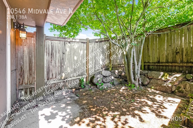 Building Photo - 10546 Midvale Ave N