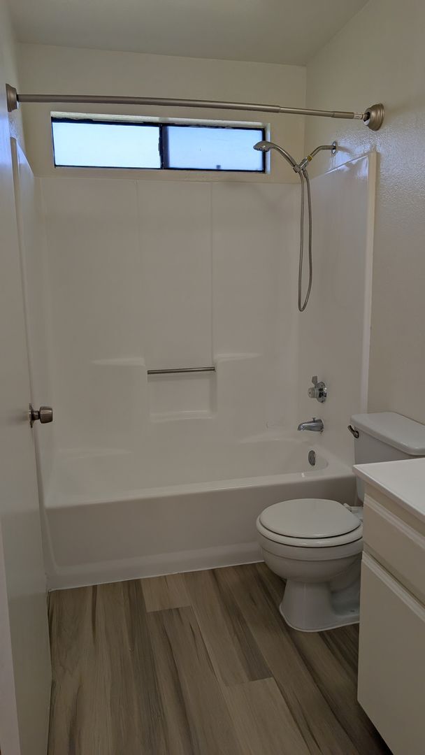 Building Photo - Cozy 3 bedroom Condo in the most demanded Alhambra neighborhood next to Costco