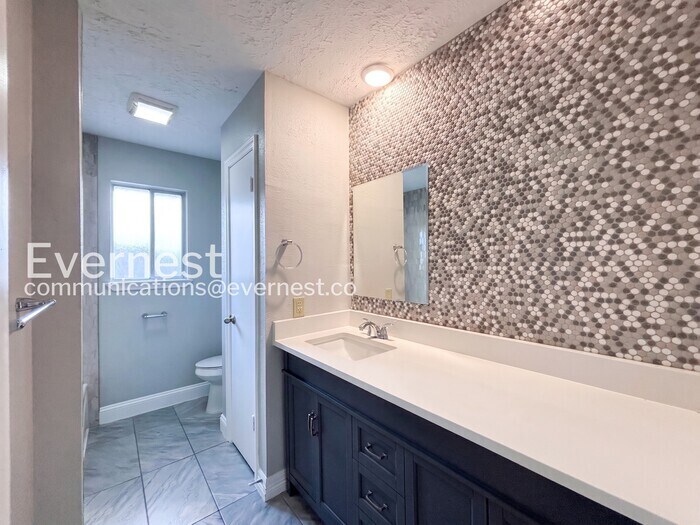 Building Photo - 1334 Willersley Ln