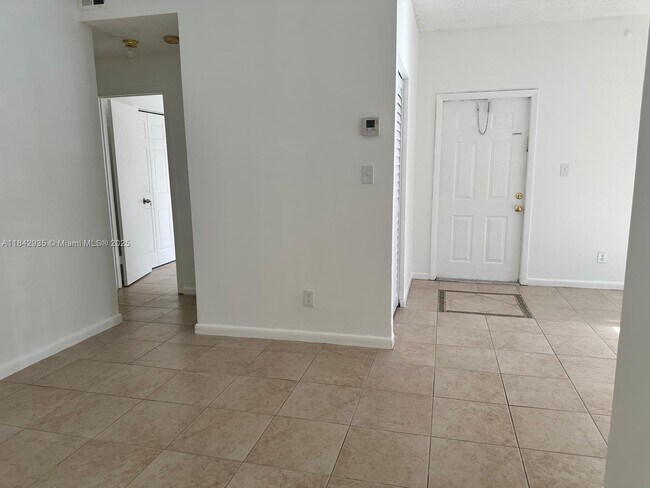 Building Photo - 601 Cypress Lake Blvd