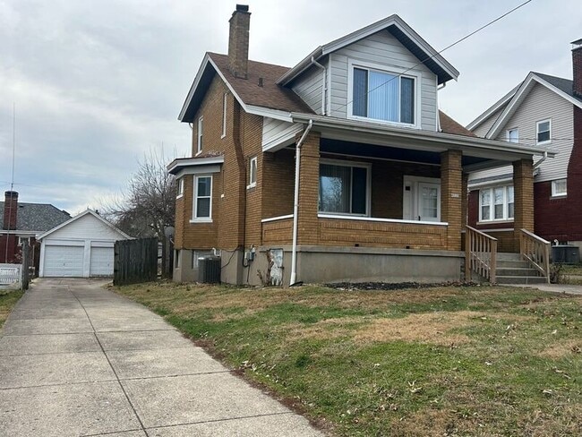 Building Photo - 4131 St Martins Pl