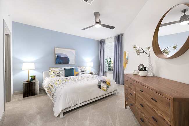 Building Photo - Groves South Lamar