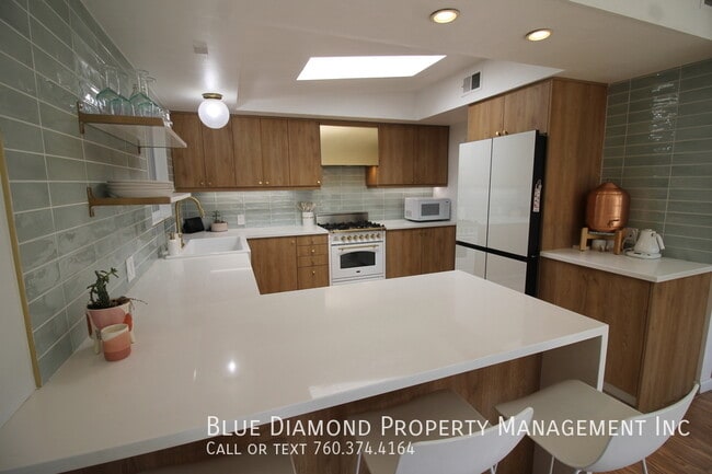 Building Photo - 134 Santa Clara Dr