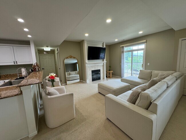 Primary Photo - 5259 Twin Oaks Dr