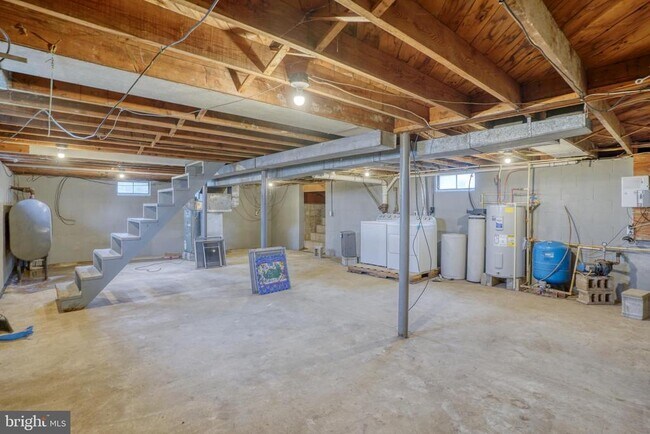 Building Photo - 1111 Bayview Rd