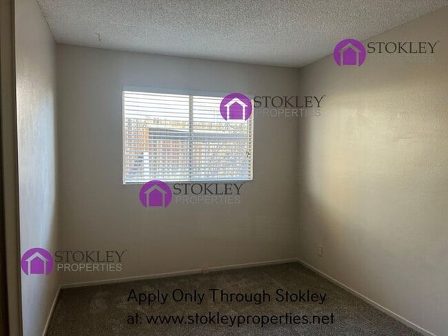 Building Photo - 1784 W Cypress Rd