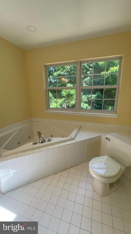 Building Photo - 6125 White Marble Ct