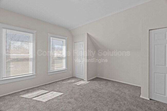 Building Photo - 6811 Etzel Ave