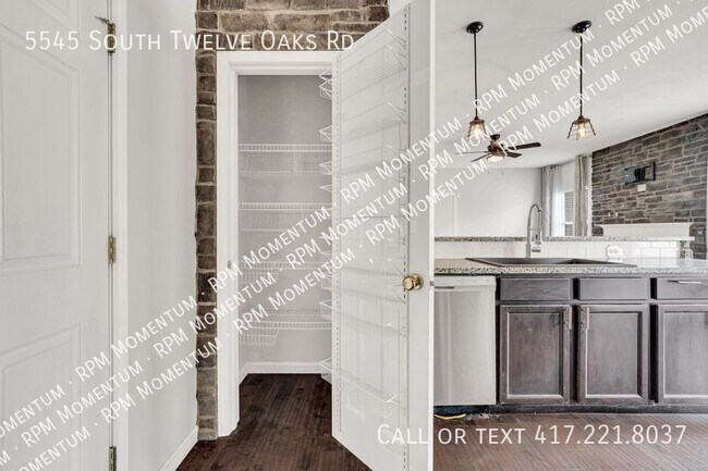 Building Photo - 5545 S Twelve Oaks Rd